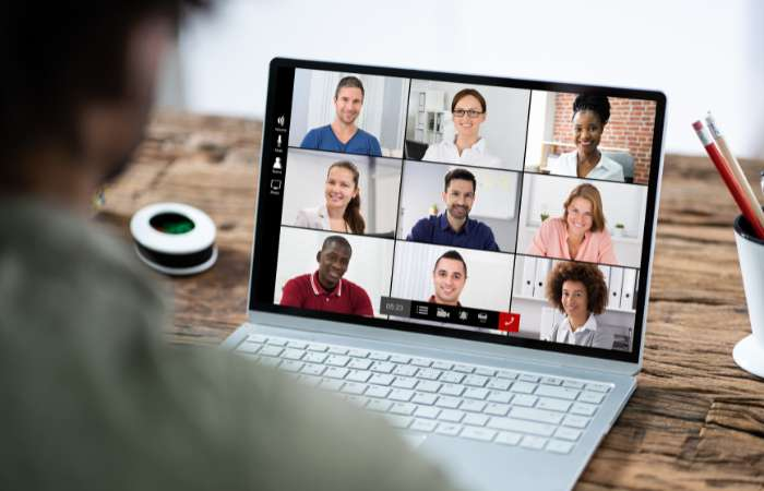 Why Peer Learning Makes Live Online Classes More Effective Than Self-Paced Learning