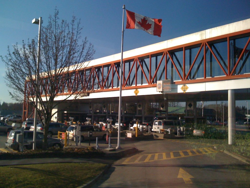 Pacific_Highway_crossing