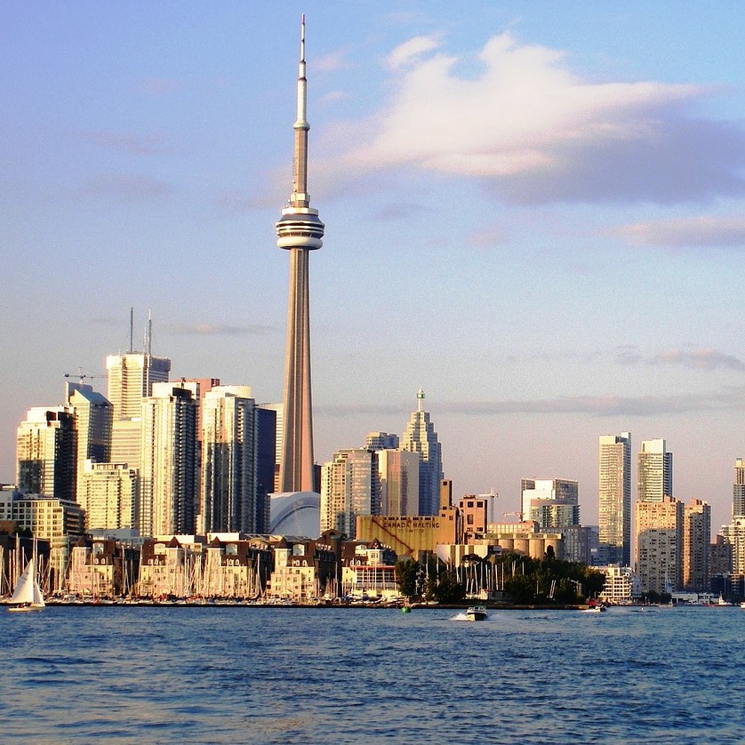 Pros and Cons of Canada’s Immigration System and How You can Obtain Help