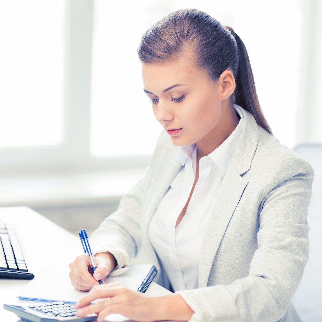 5 Reasons to Take a Bookkeeping Course