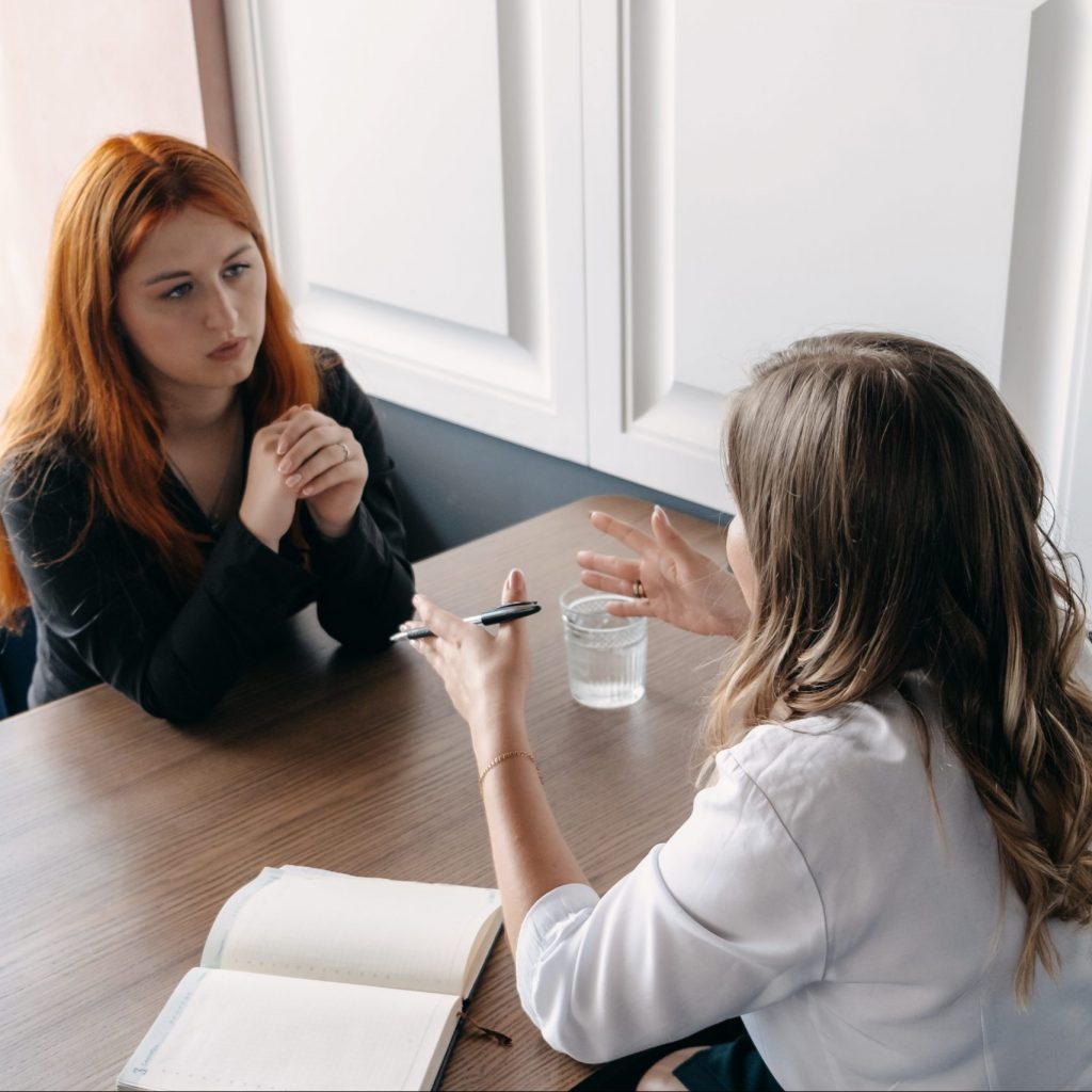 What is the Difference Between a Health Coach and a Personal Trainer?