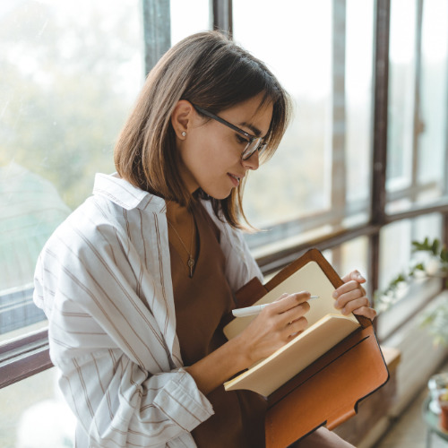 10 Journal Prompts for Anxiety